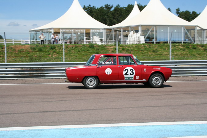 Alfa romeo sur circuit (Grand prix de l'age d'or 2007)