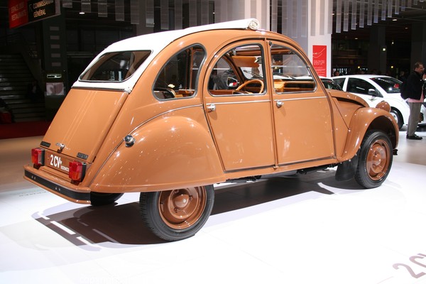 Citroen 2 CV by Hermes (Mondial automobile 2008)