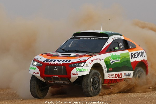 Mitsubishi racing lancer - Dakar 2009 (Mondial de l'auto 2008)