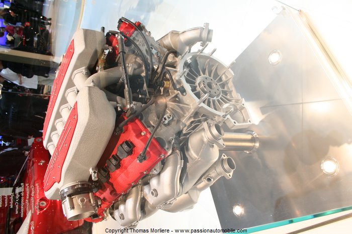 moteur v12 ferrari 2010 (Mondial de l'auto Paris 2010)