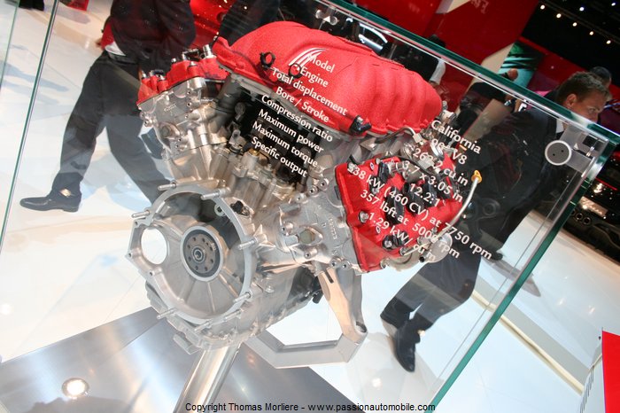 moteur v12 ferrari 2010 (Salon mondial automobile 2010)