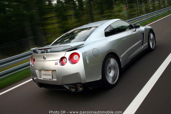 Nissan GT-R 2009 (Mondial de l'automobile 2008)