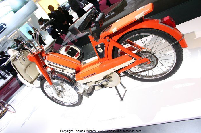 peugeot cyclomoteur 103 1972 (Salon mondial auto Paris 2010)