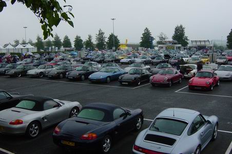 Parking des Porsche (Porsche days 2003)
