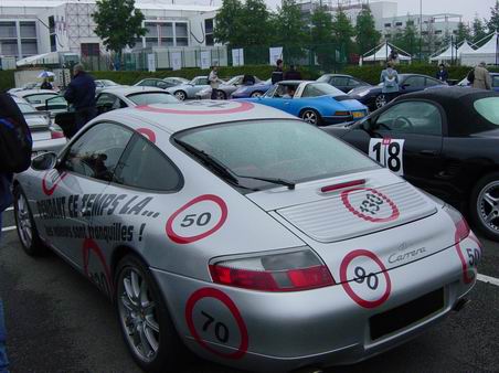Porsche 911 Carrera - Pendant ce temps la, les voleurs sont tranquilles (Porsche days 2003)
