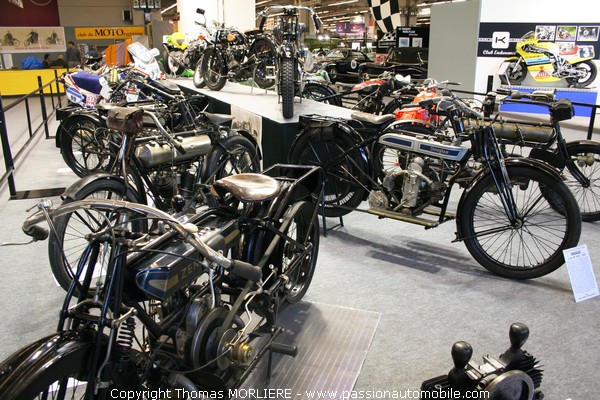 100 ans de moto bicylindre (Salon auto Retromobile 2009)