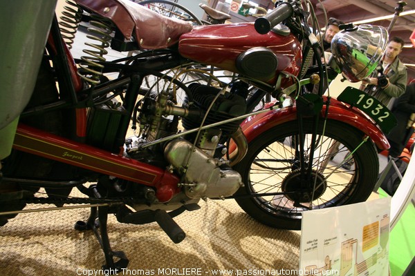 Moto Gazogne Peugeot 1942 (Salon Voiture de collection Retromobile 2009)