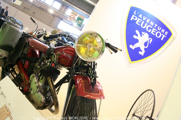 Moto Peugeot P 107 1942 Gazogne (Salon Voiture de collection Retromobile 2009)