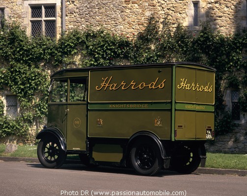 Harrods electric Van 1939 (RETROMOBILE 2009 (National Motor Museum of Beaulieu))
