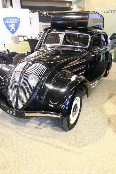 402 B Limousine Gazogne 1940 (Salon Voiture de collection Retromobile 2009)
