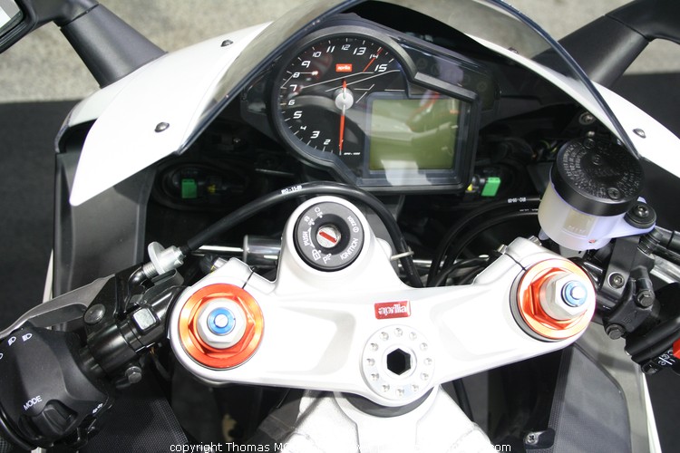 Moto Aprilia RSV4 R 2010 (Salon 2 roues - Quad Lyon 2010)