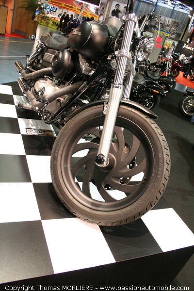 Harley-davidson Dyna Street Bob (Salon de la moto de Lyon 2009)
