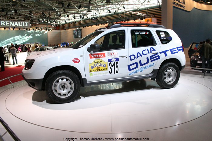 dacia duster rallye des gazelles 2011 (salon de l'auto de Lyon 2011)