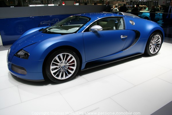 Bugatti Veyron Bleu Centenaire 2009 au Salon de Genve 2009