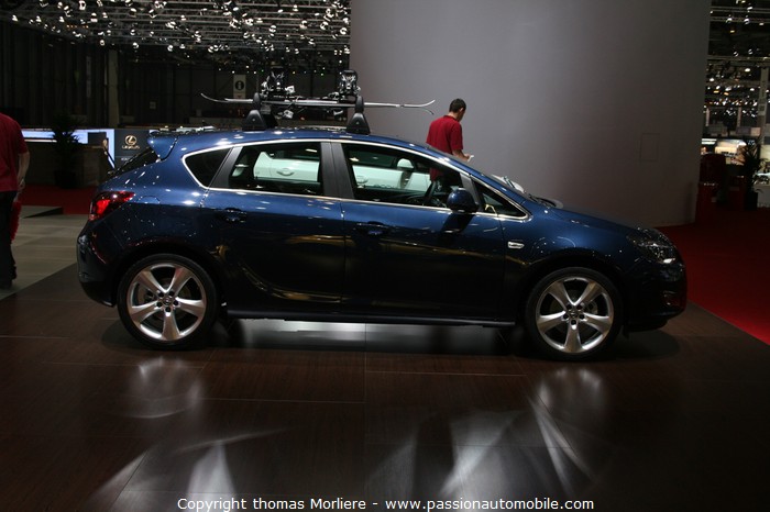 Opel (Salon de l'auto de genve 2010)